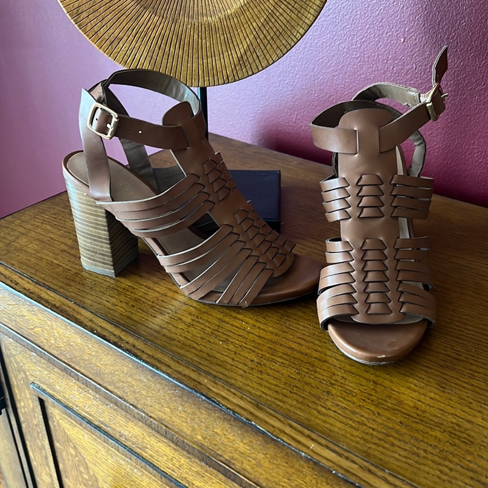 Madden Girl Size 7 Sandals Heels